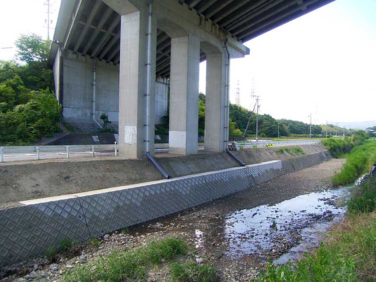 平成28年度　一般県道桑名東員線（新嘉例川橋）橋梁耐震補強工事